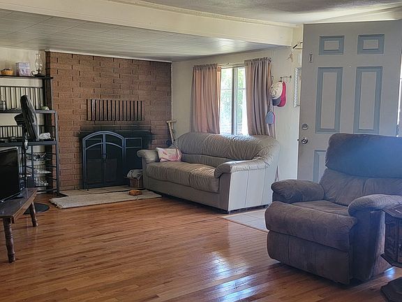 4th image of 738 W Miner St
