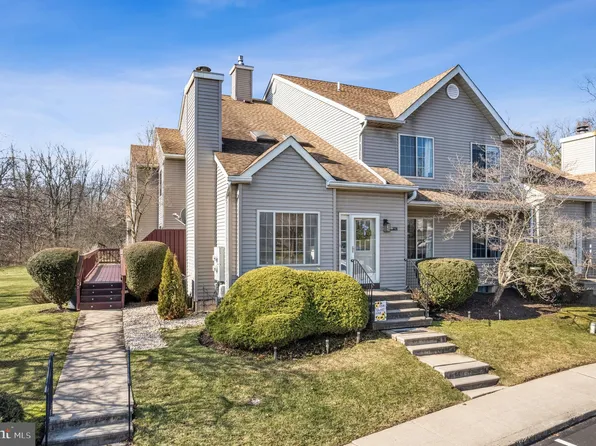 374 Pondview Dr, Harleysville, PA 19438