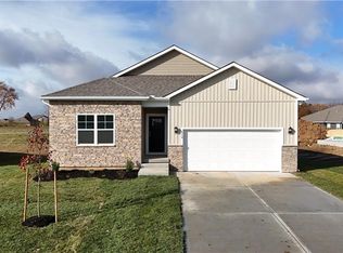 718 Fallen Leaf Dr, Belton, MO 64012