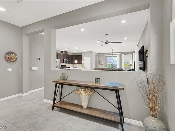 5th image of 1407 Majestic Pond Ave