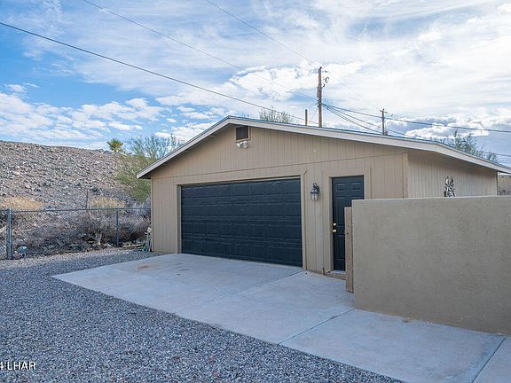 3rd image of 2670 Tanglewood Dr