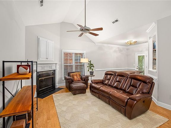 5th image of 940 Crafton Creek Dr
