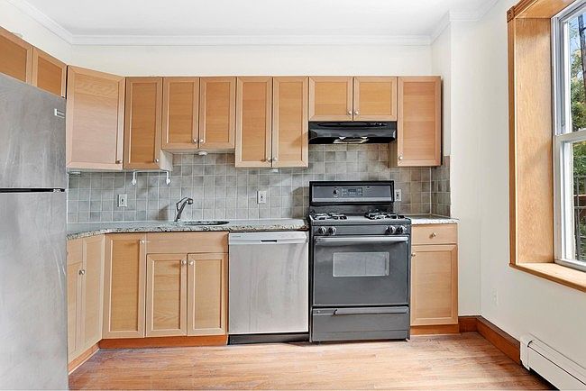 2nd image of 292 5th St #3