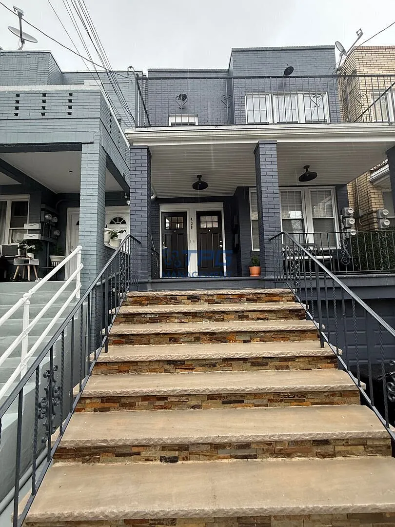 3 bed, 1.0 bath, 600 sqft, $2,695 — Photo 1