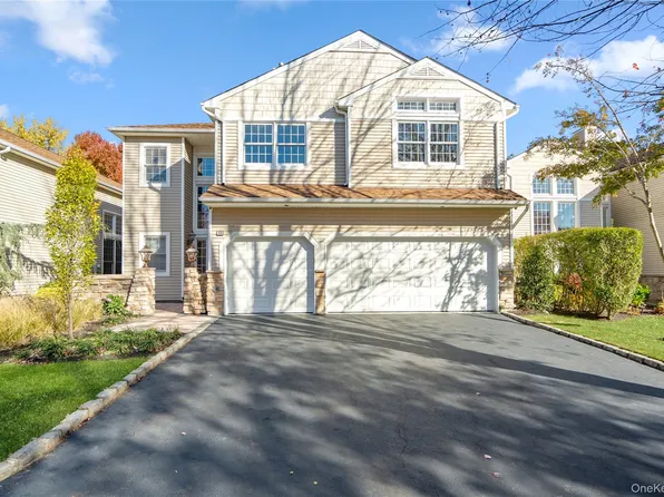 176 Sagamore Drive, Plainview, NY 11803