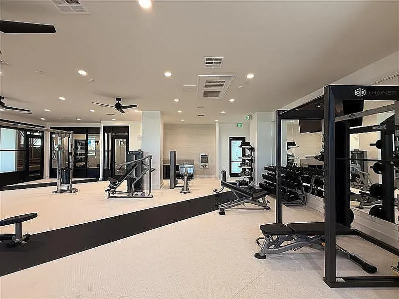 Studio, 405 sqft, $1,090 — Photo 3