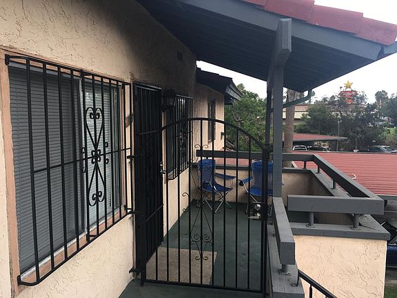 2nd image of 855 W San Ysidro Blvd Unit 18