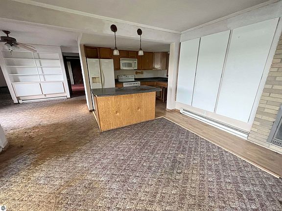 2nd image of 2501 Evergreen Rd