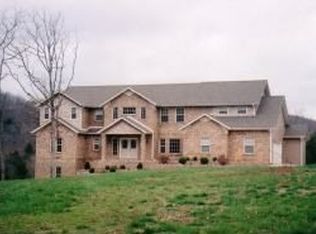 697 Freedom Ridge Dr, Branson West, MO 65737