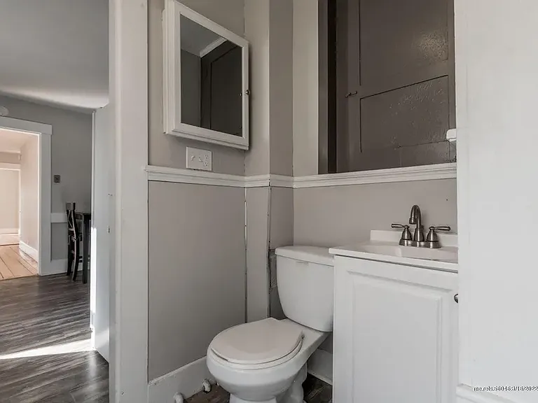 24 Lamb St #B — Photo 3