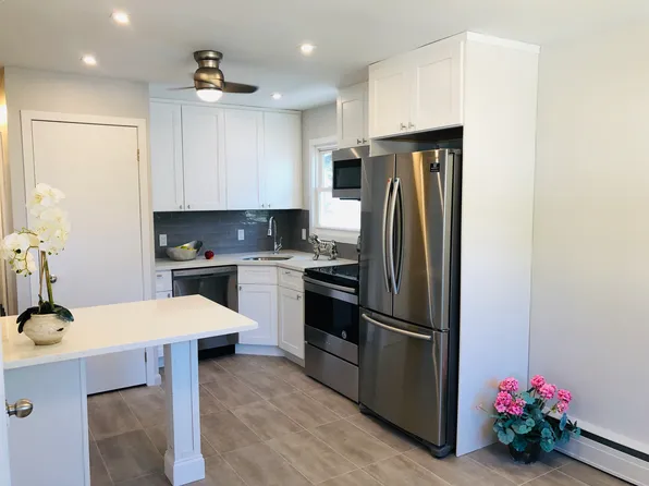 80 Hickory Rd Floor 1, Pt Washington, NY 11050