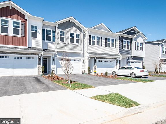 2nd image of 118 Choke Cherry Ct