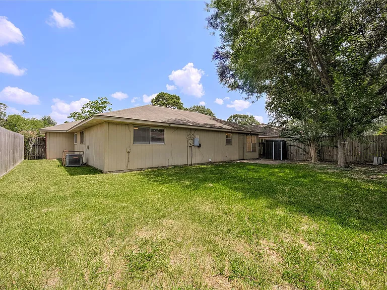 14119 Bella Dr — Photo 20