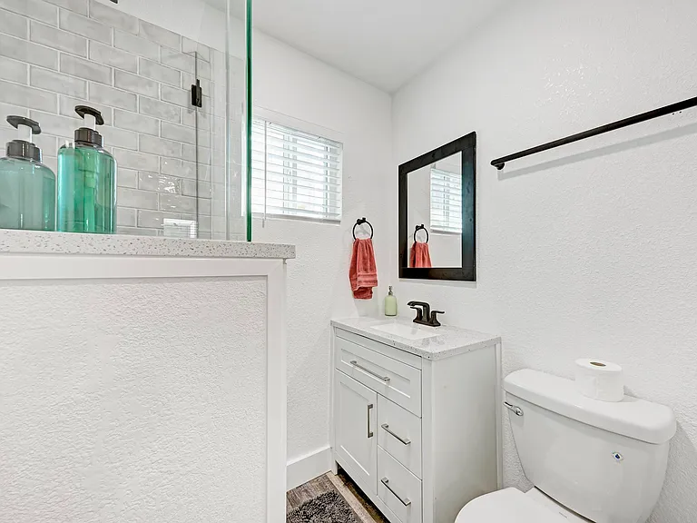 2302 Leon St #1 — Photo 8