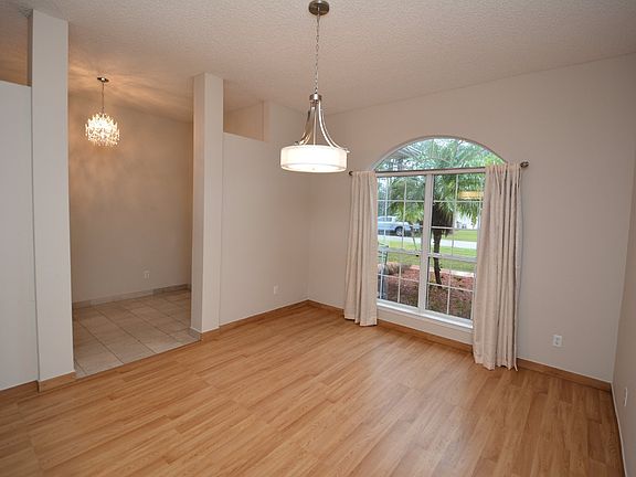 3rd image of 101 Boulder Rock Dr
