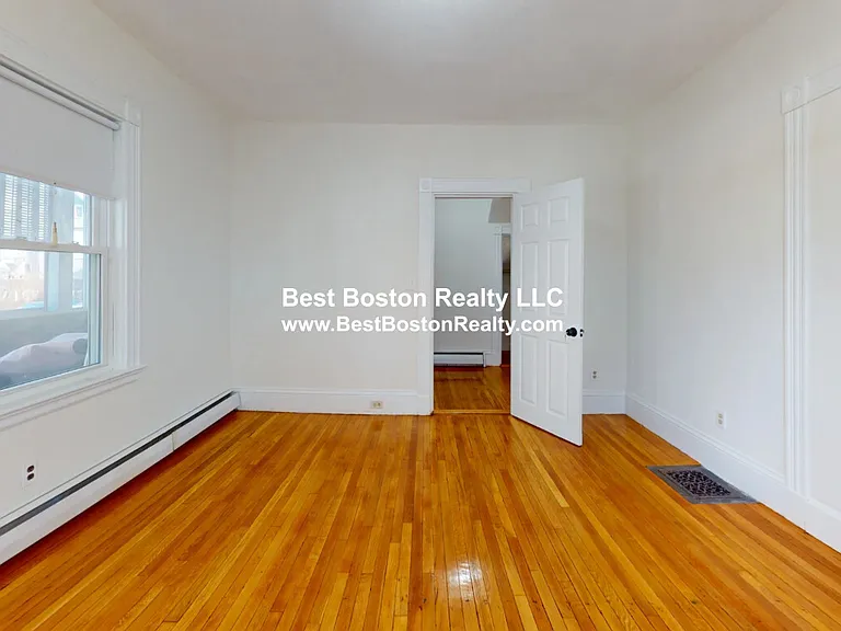 7 Aldie St #1 — Photo 2