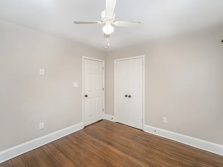 6037 Ingleside Dr #B — Photo 12
