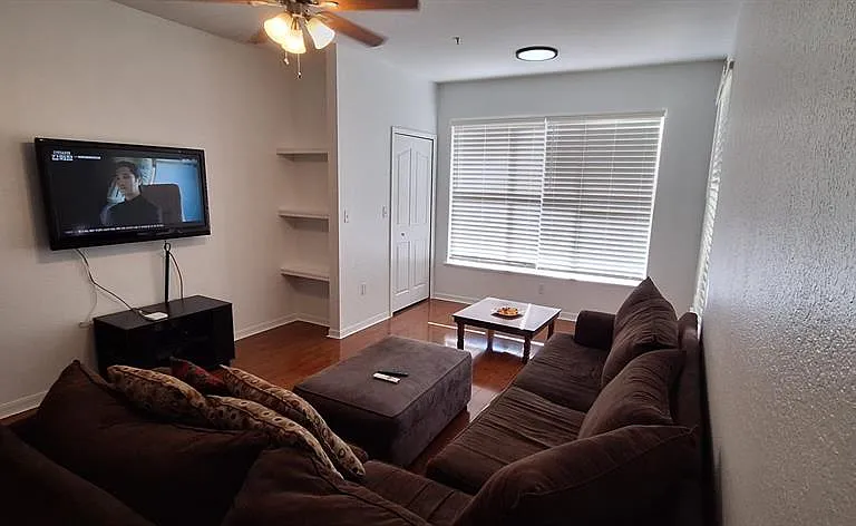 8927 Legacy Ct #201 — Photo 3