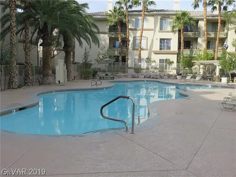 7123 S Durango Dr — Photo 4
