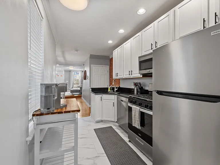 8 E Randall St — Photo 9