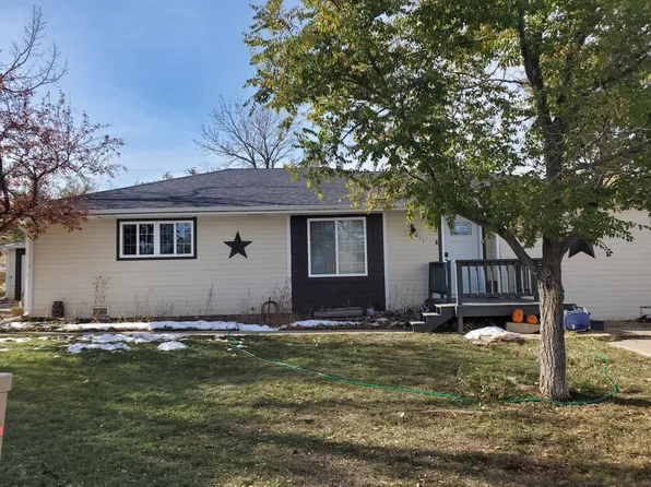 811 S 4th St W, Baker, MT 59313