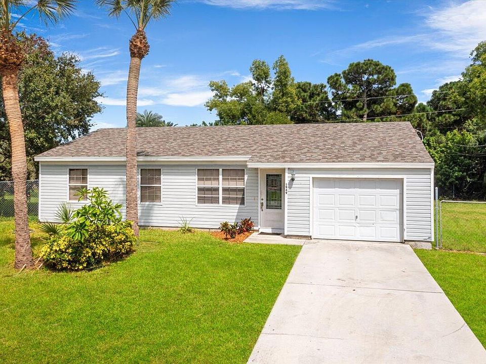 1st image of 1949 SE Mandrake Circle