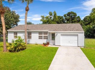 1949 SE Mandrake Cir, Port Saint Lucie, FL 34952