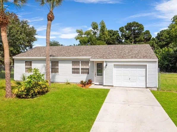 1949 SE Mandrake Circle, Port St Lucie, FL 34952