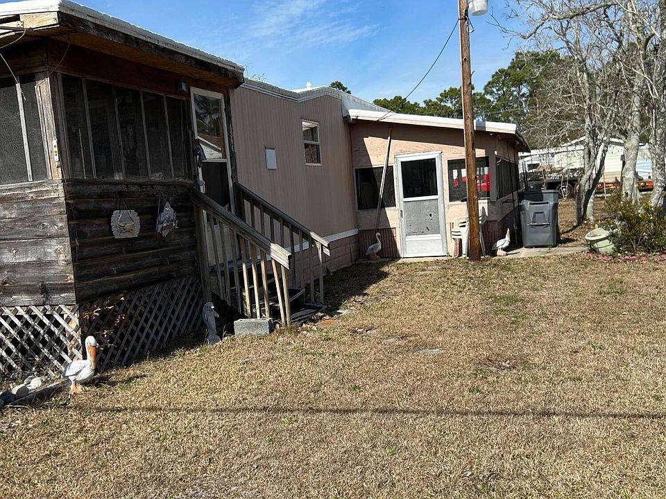 1st image of 4384 3rd Street SE
