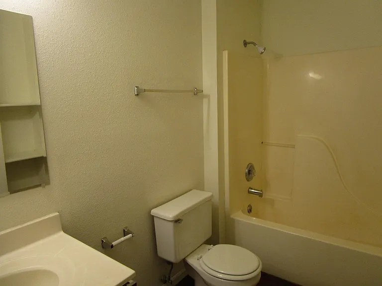 2406 Calder Ct — Photo 21