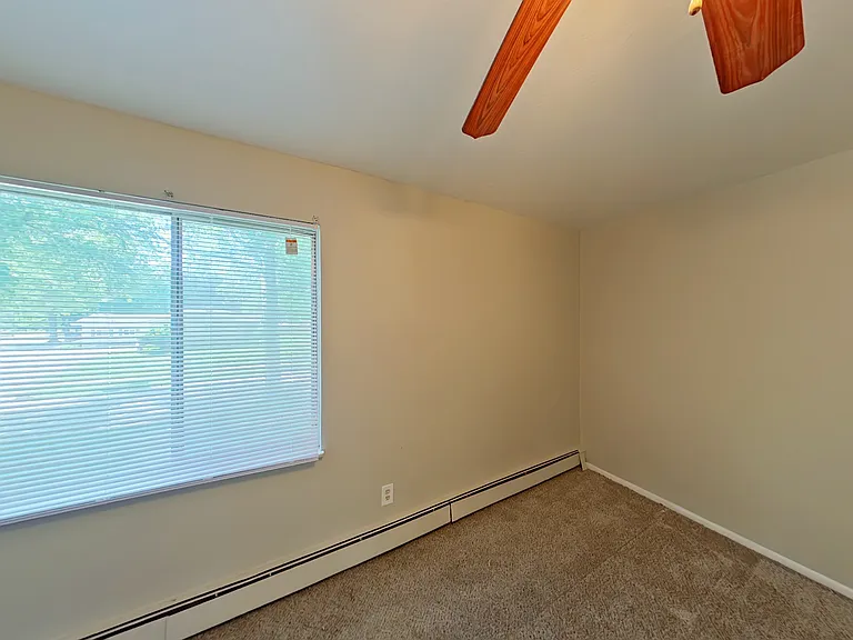 241-8690 Broadview Rd #214 — Photo 8