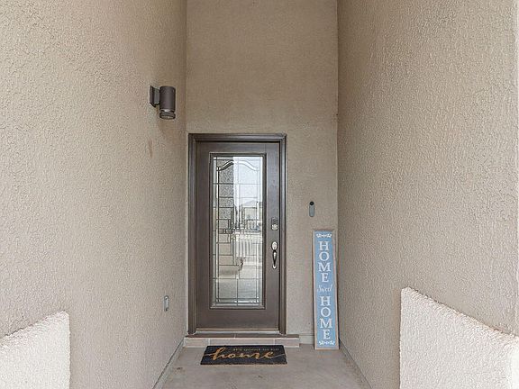 4th image of 776 Whitebrush Dr