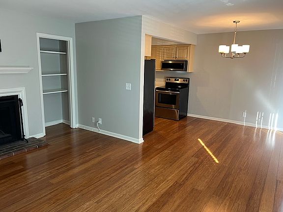 3rd image of 5714 Brentwood Trce Unit 5714