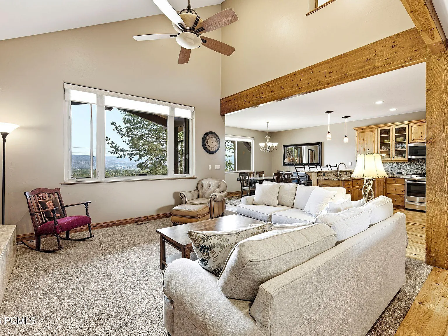 4 bed, 3.5 bath, 2701 sqft, $4,500 — Photo 2