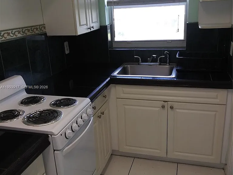 141 NE 10th Ave #29B — Photo 9