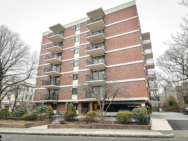 80 Pleasant St — Photo 20