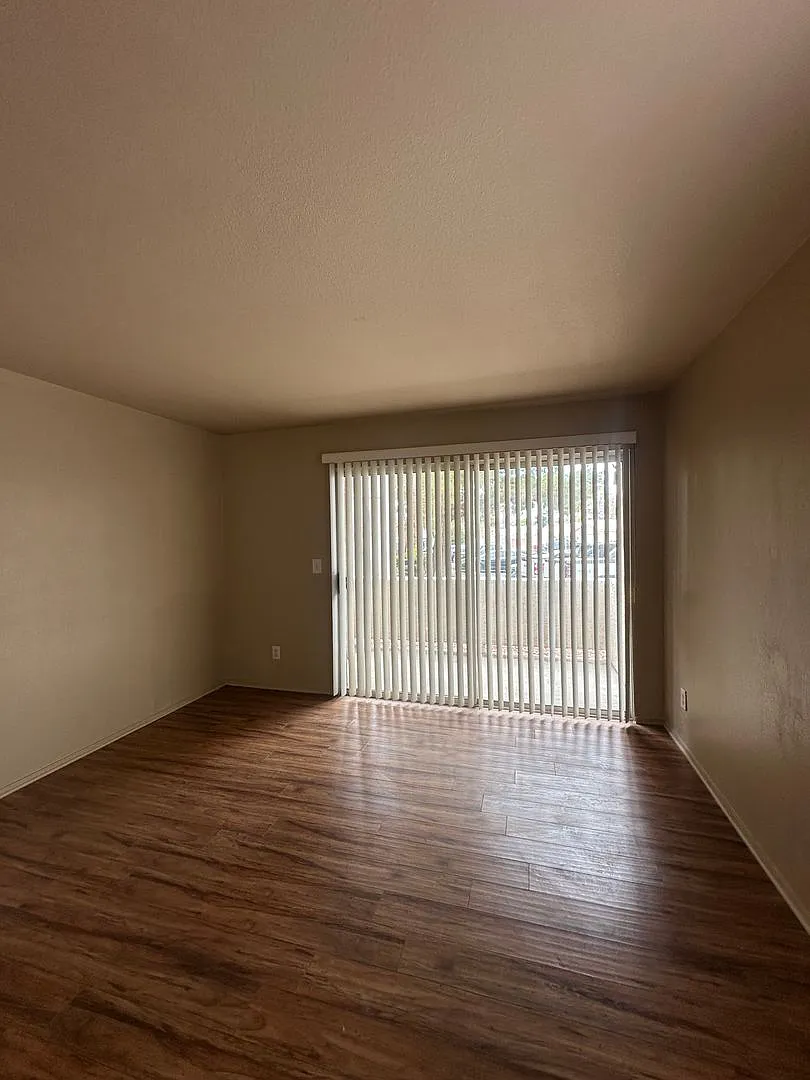 Must See 2 Bedroom Condo! Newly Renovated! — Photo 2