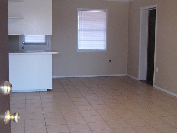 4th image of 2803 Forsythe Ave