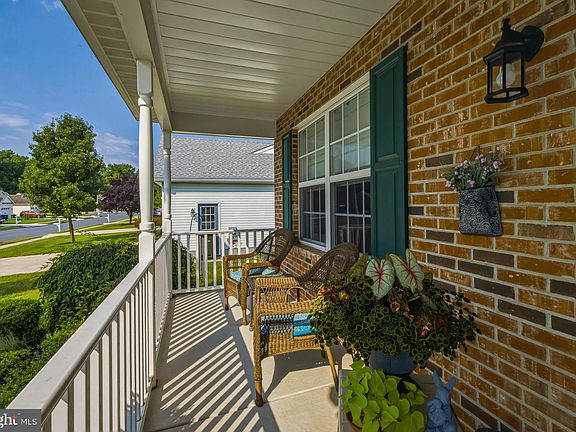 3rd image of 24 Bear Creek Dr