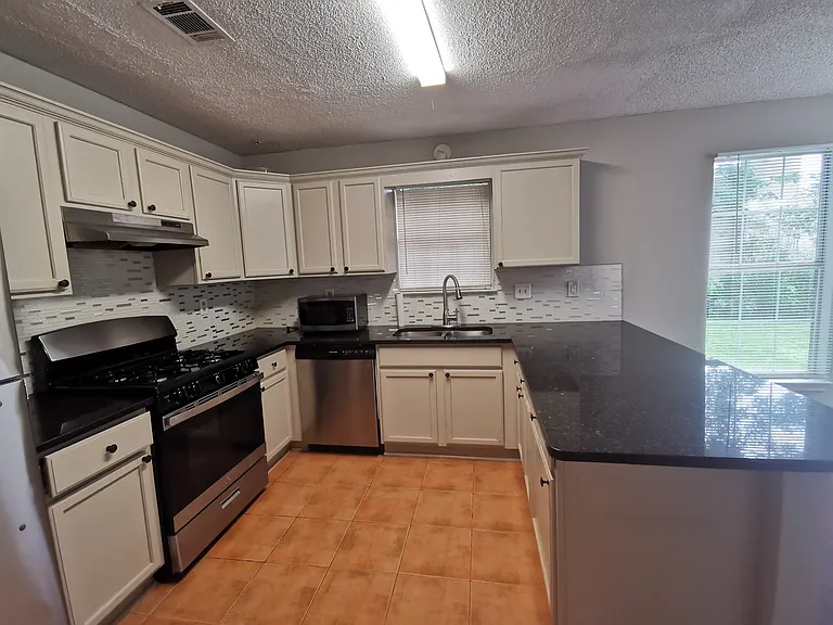 2157 Williams Pl — Photo 11