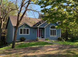 29 Cameron Rd, Galena, IL 61036