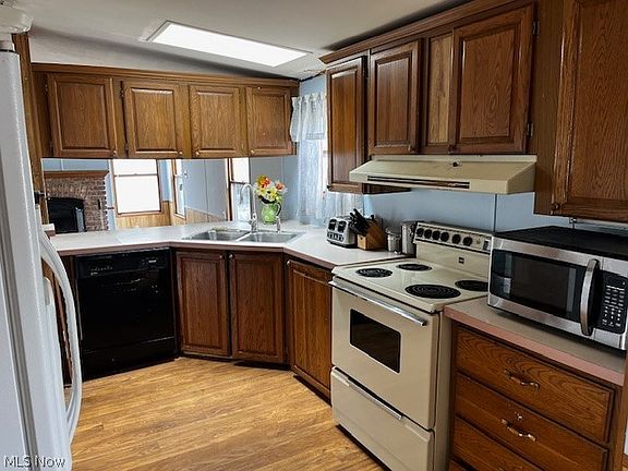 2nd image of 17 Kimberly Ln