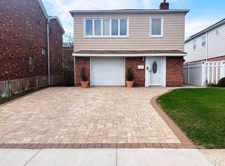 16240 96th St, Howard Beach, NY