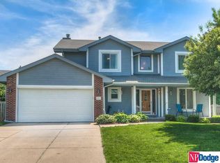 2012 Eagle Ridge Dr, Papillion, NE 68133