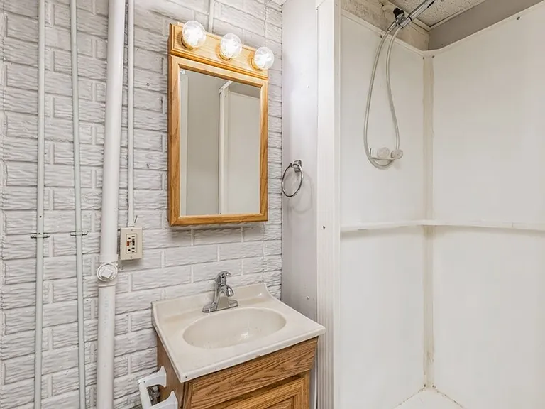 4126 Harris St — Photo 13