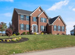 1099 Blackthorne Dr, Jeannette, PA