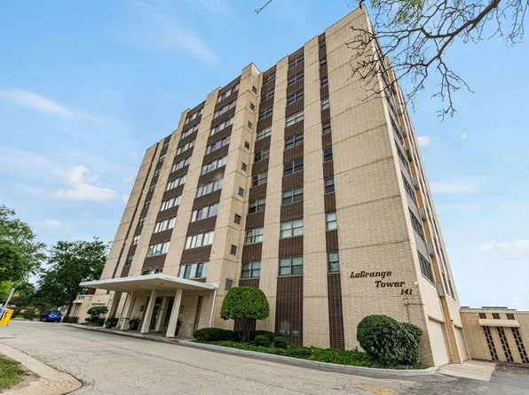141 N La Grange Rd APT 302, La Grange, IL 60525