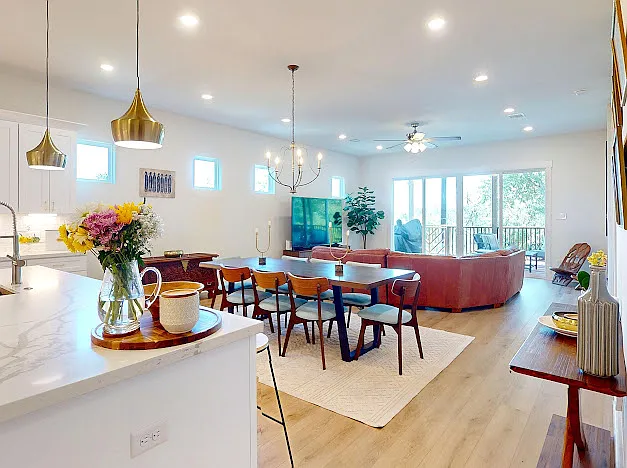 719 Baywood Dr — Photo 6