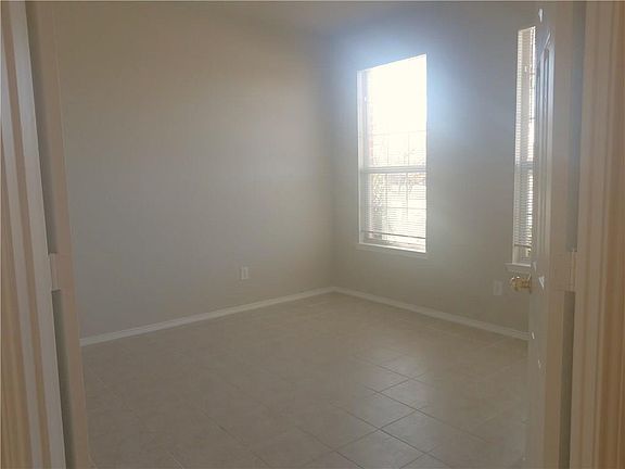 5th image of 1301 Auburn Dr