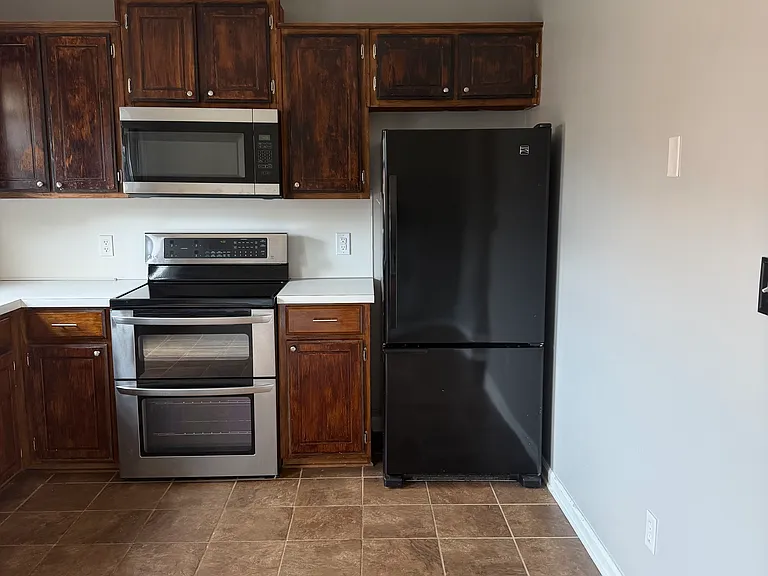 102 Brandywine Dr NE — Photo 5